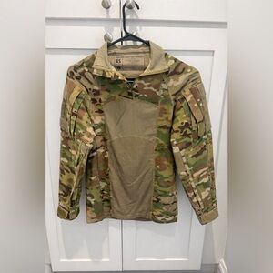 Unisex camo fitted shirt